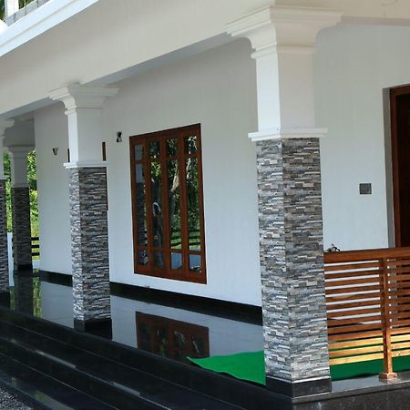 Sri Lakshmi Gardens Hotel Thekkady Esterno foto