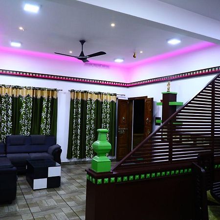 Sri Lakshmi Gardens Hotel Thekkady Esterno foto