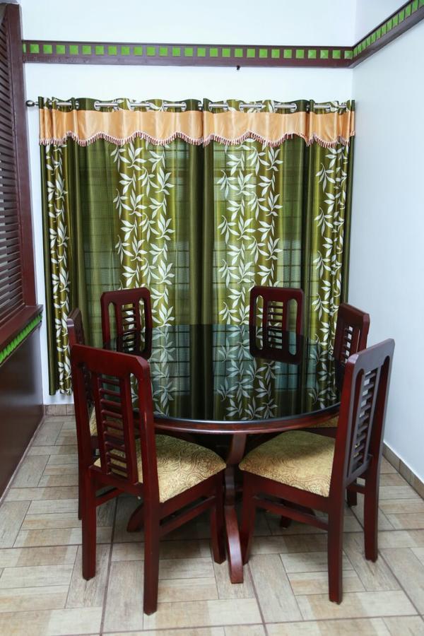 Sri Lakshmi Gardens Hotel Thekkady Esterno foto