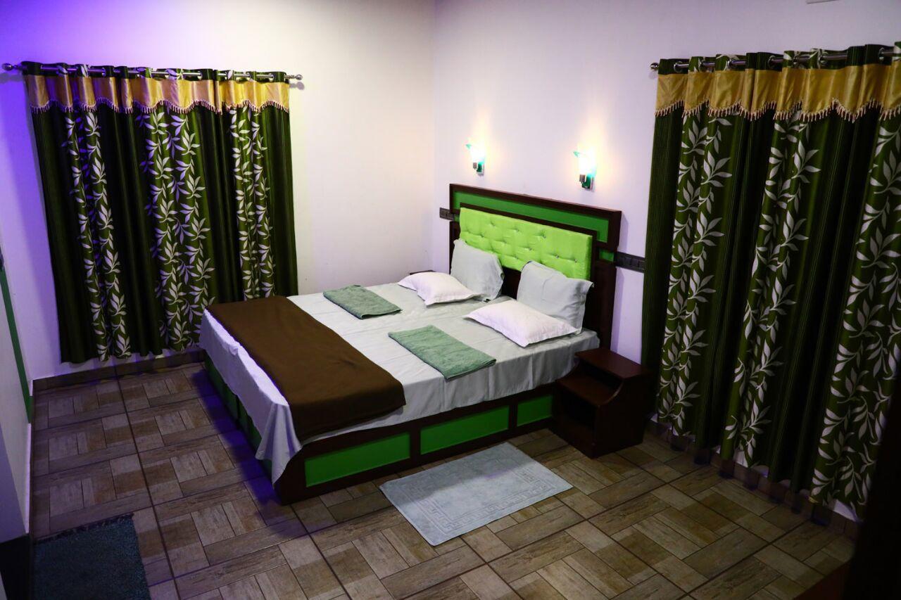 Sri Lakshmi Gardens Hotel Thekkady Esterno foto