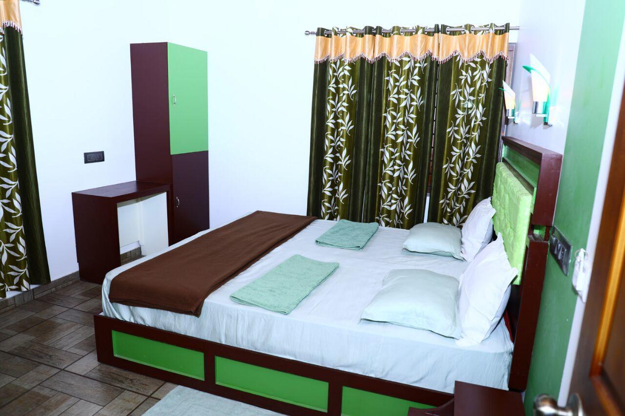 Sri Lakshmi Gardens Hotel Thekkady Esterno foto